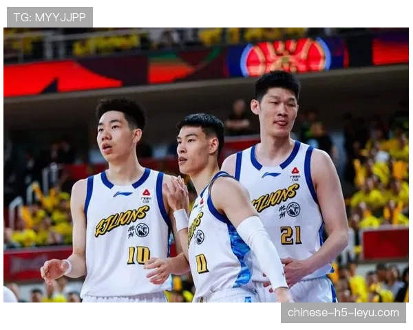 CBA半决赛5月15日开打:上海对阵北京,广厦迎战深圳,外籍裁判回归执法 CBA半决赛5月15日开打:上海对阵北京,广厦迎战深圳,外籍裁判回归执法